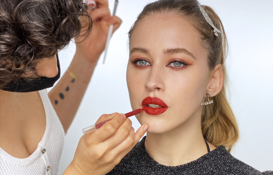 Maquillaje para prótesis de bruja transforma tu look con realismo