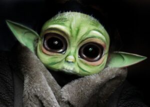 Descubre el encanto del maquillaje de Baby Yoda y resalta tu Belleza con estilo galáctico. ¡Entra ya y despierta tu lado más adorable!