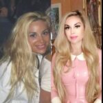 Transforma tu look con el increíble maquillaje de Barbie en tamaño grande.