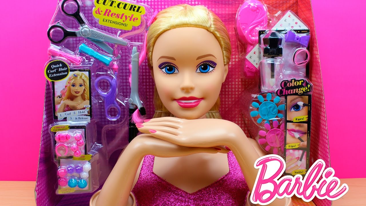 Diseña el look perfecto: Maquillaje y peinado de Barbie.