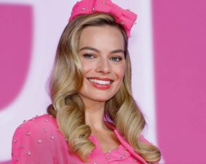 Encuentra tu inspiración en el maquillaje Barbie y deslumbra.