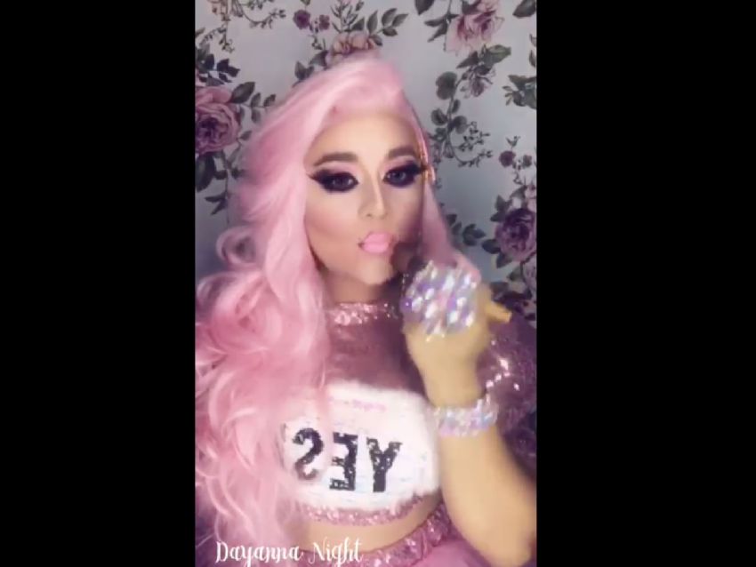 Aprende maquillaje con Barbie en videos en Tamil. Encuentra tutoriales y tips. Diviértete mientras aprendes a maquillarte como una profesional. Ideal para los interesados en maquillaje y fans de Barbie.