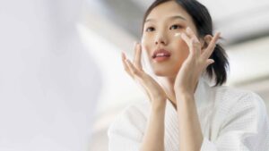 Descubre el encanto del maquillaje japonés y logra una Belleza natural y radiante.
