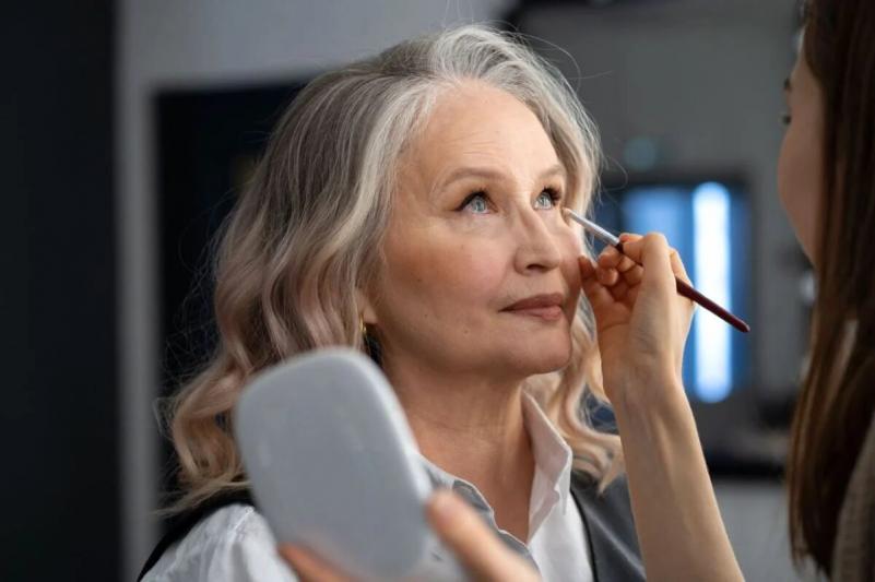 Descubre el mejor maquillaje para Belleza madura y luce radiante a cualquier edad.