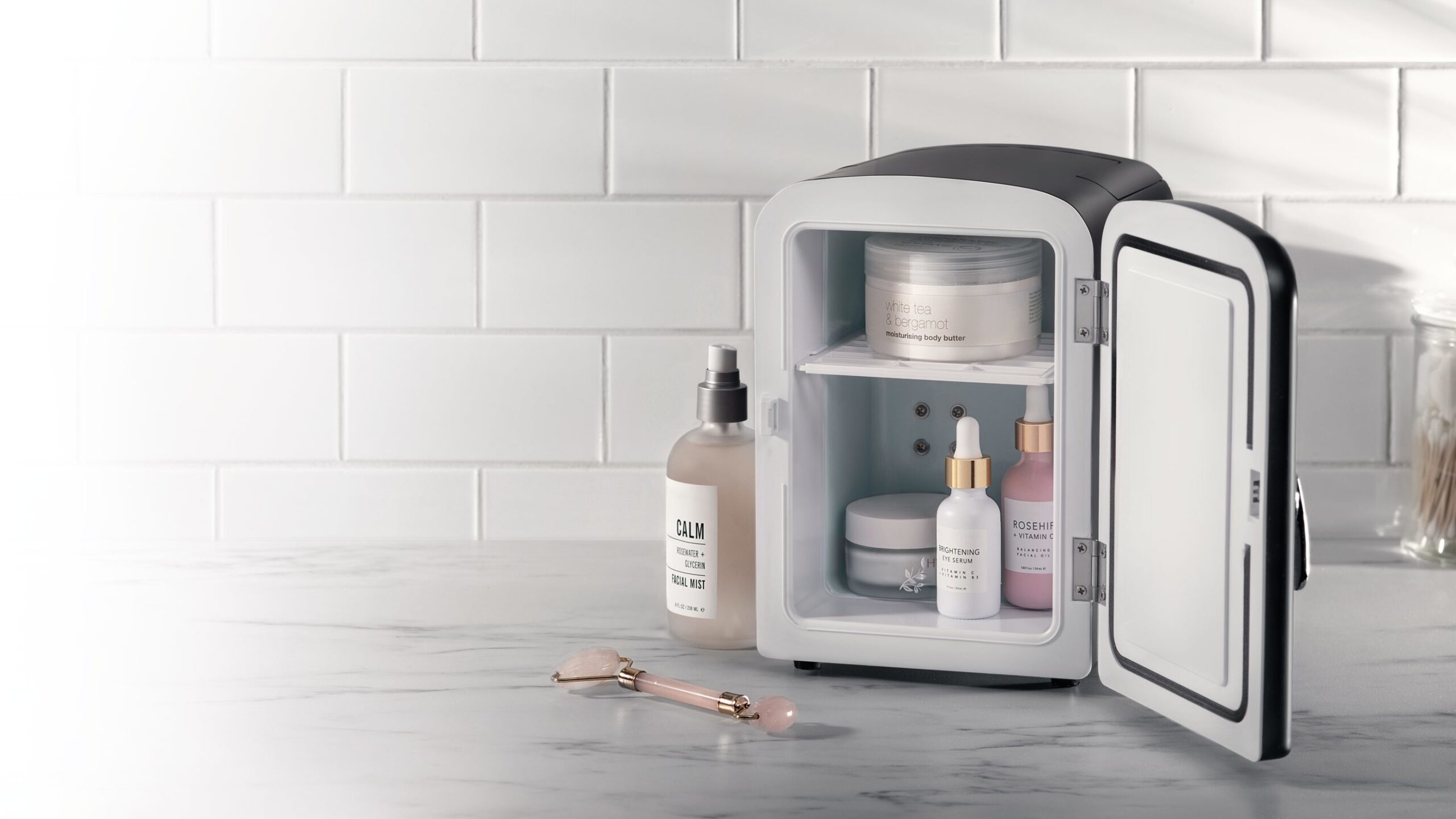 Boba tea fridge: cuida tu piel con estilo