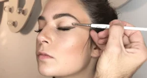 Obtén un maquillaje perfecto con nuestra brocha de maquillaje.