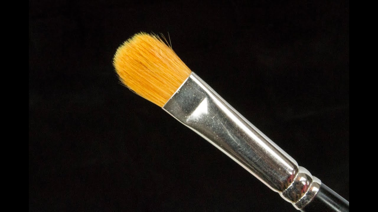 Consigue un maquillaje impecable con la brocha lengua de gato