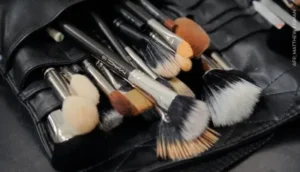 Descubre las mejores brochas de maquillaje profesional para un acabado impecable y duradero. Perfectas para expertos y amantes del maquillaje. ¡Haz clic aquí y mejora tu rutina de Belleza ahora!