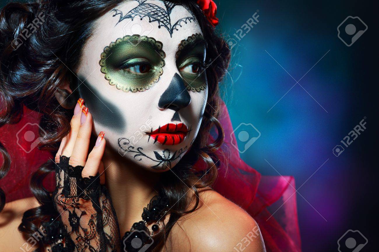 Descubre el maquillaje perfecto para el Día de los Muertos y sorprende a todos