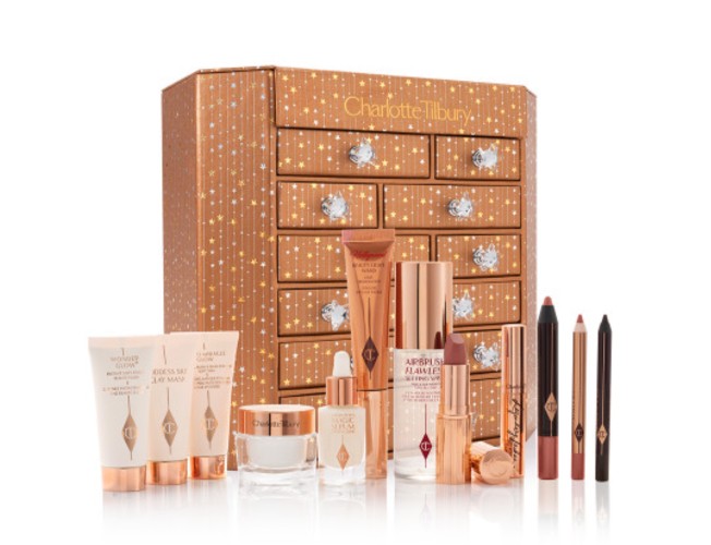 Descubre el encanto del calendario de adviento maquillaje Primor y luce espectacular esta temporada.