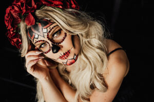Descubre cómo hacer un maquillaje de catrina fácil en casa