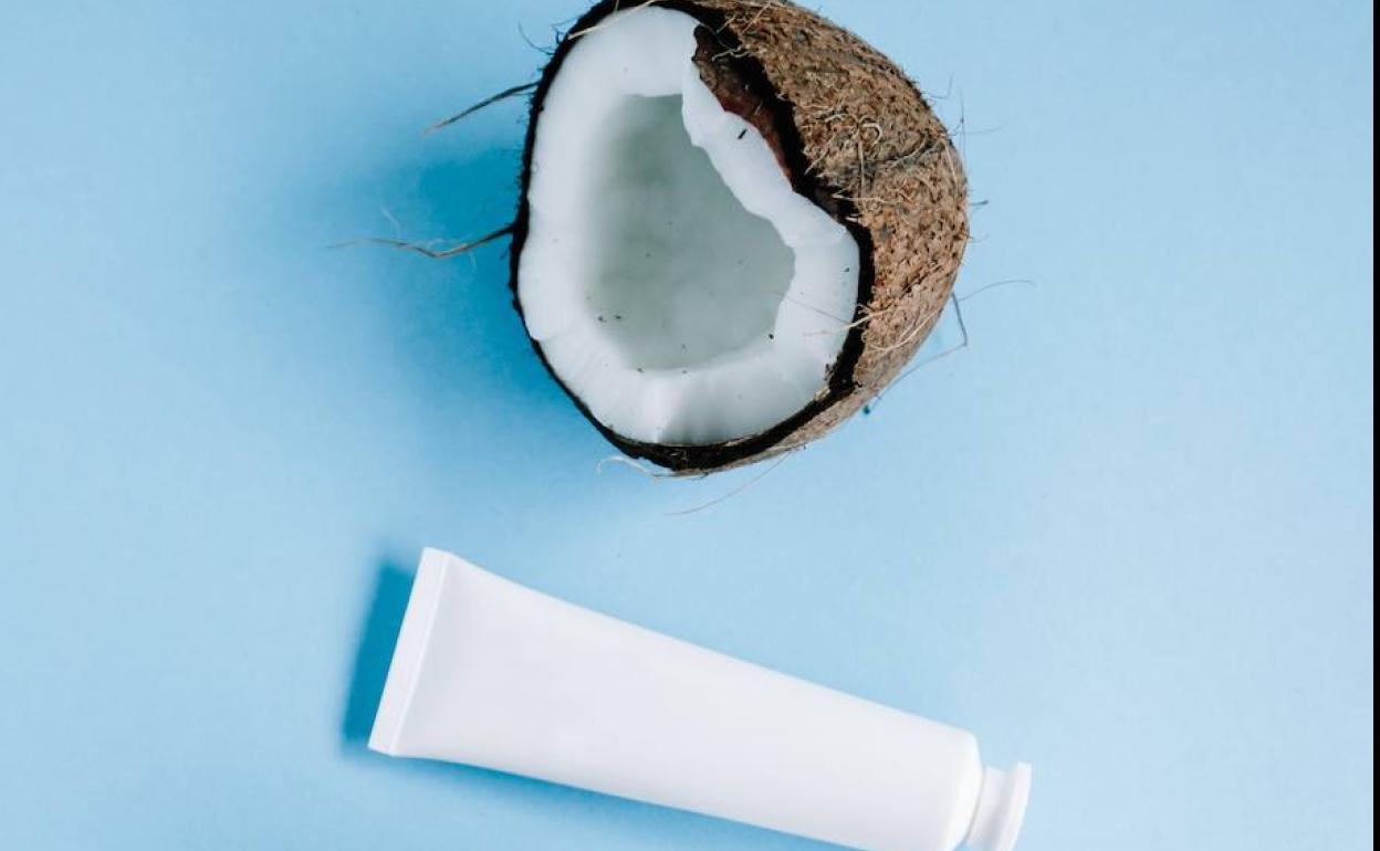 Descubre los beneficios del maquillaje de coco – Cuida tu Belleza y realza tu Belleza con el poder del coco.
