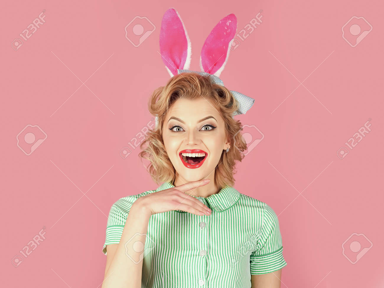 Consigue un look espeluznante con nuestro maquillaje de conejo para Halloween