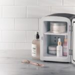 Conserva la frescura de tu piel con la nevera de cuidado facial