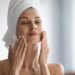 Consiente tu piel con skincare casero fácil: Tips y recetas