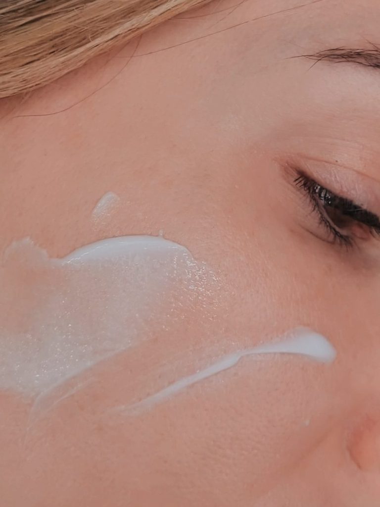 Consigue una piel radiante con esta rutina de skincare completa