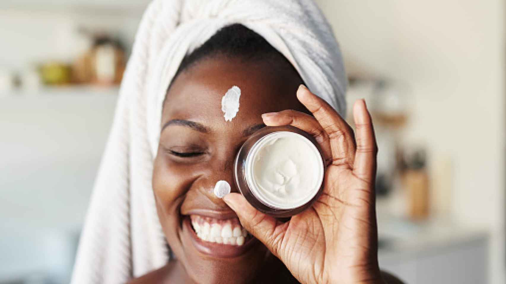 Consigue una piel radiante con nuestra crema hidratante skincare