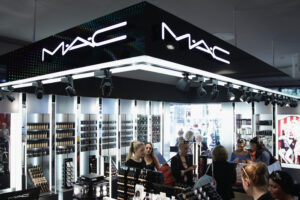 Encuentra el mejor maquillaje MAC en Buenos Aires y luce radiante.