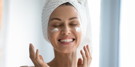 Descubre el secreto de una piel radiante con nuestro skincare de noche