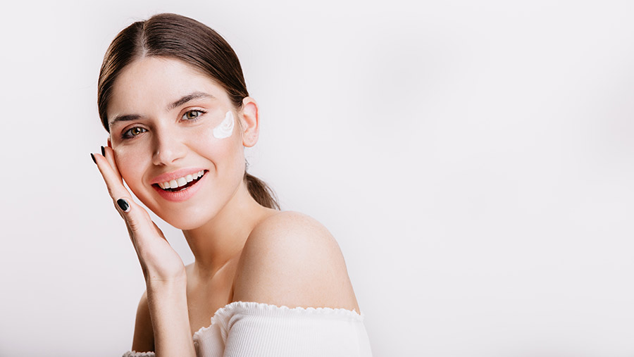 Descubre el secreto de una piel radiante con Skincare by Hiram