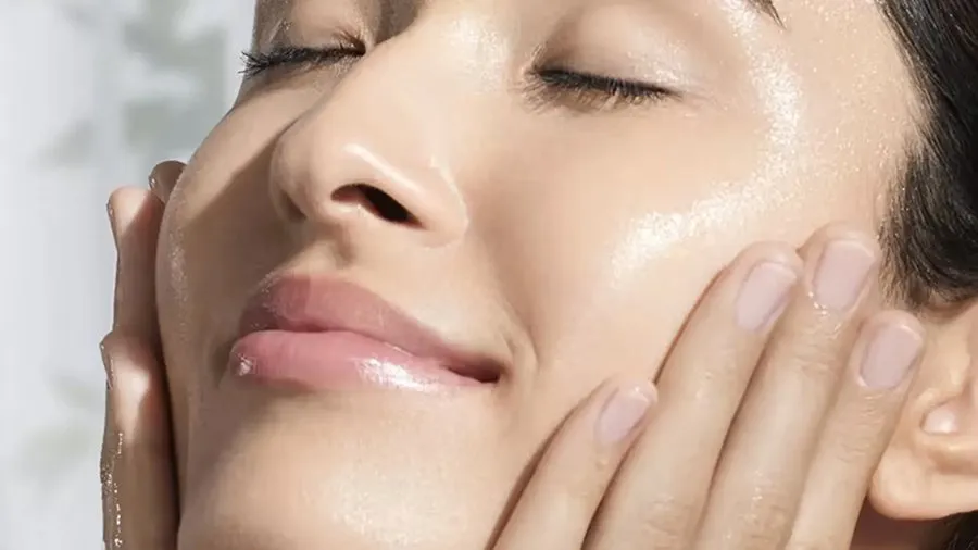 Descubre la belleza natural con ella skincare