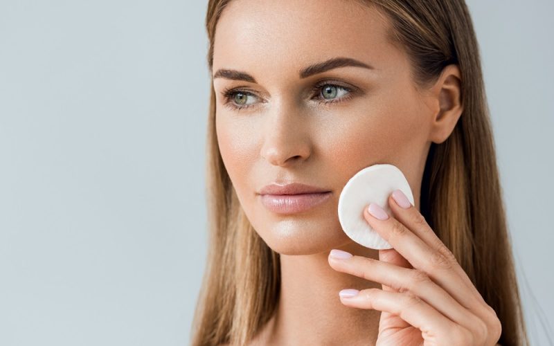 Descubre la belleza natural de tu piel en nuestra clínica de skincare