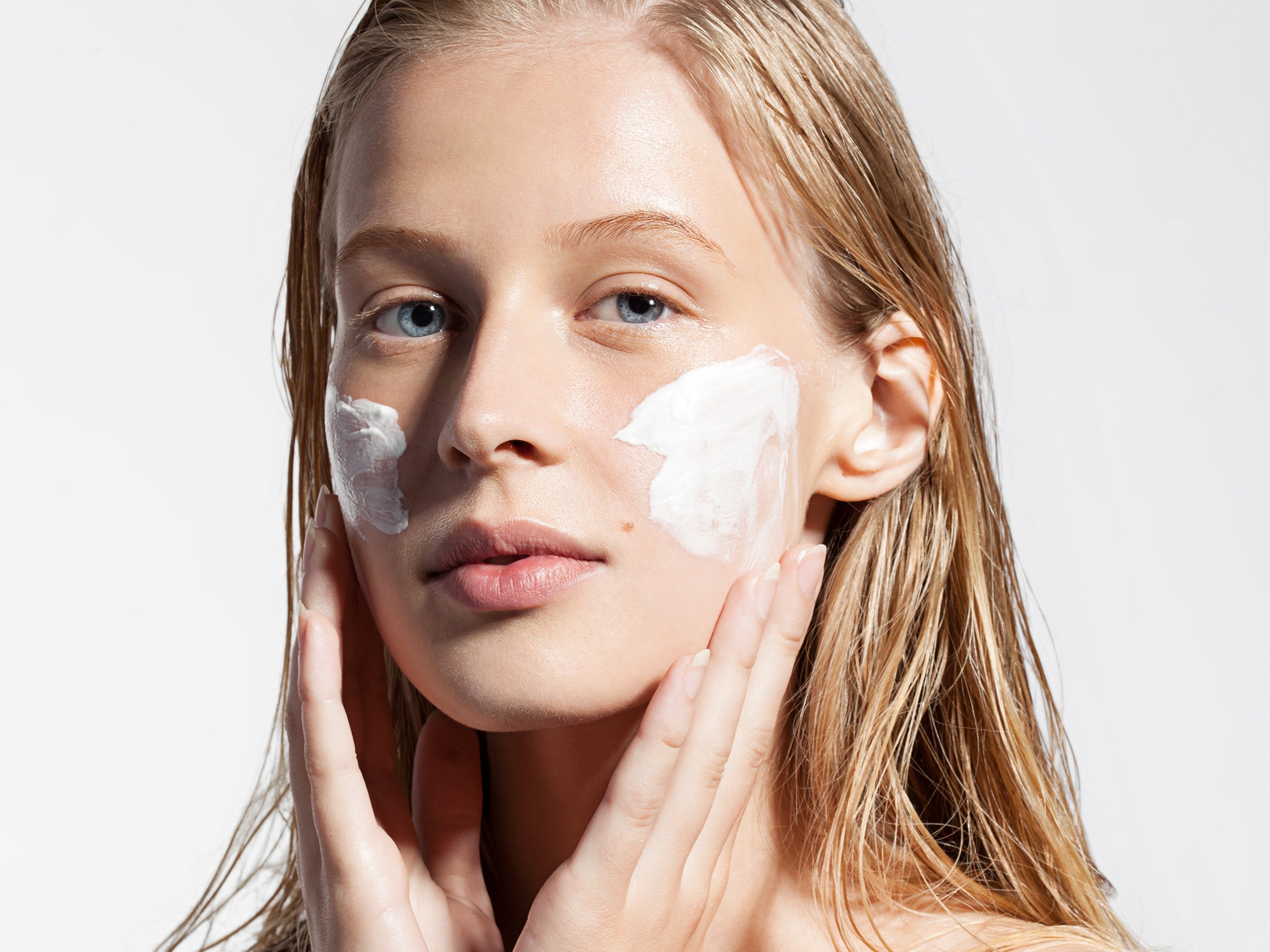 Descubre las mejores marcas de skincare de lujo para una piel radiante