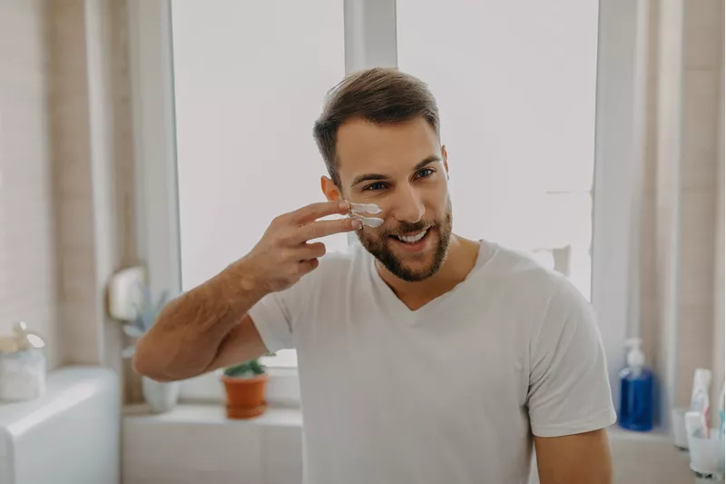 Deslumbra con una piel radiante: Skincare para piel grasa