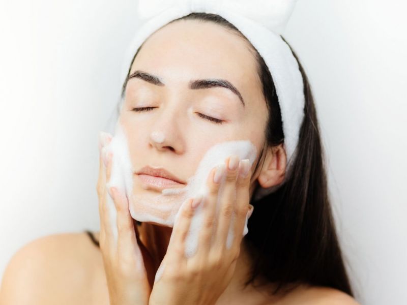 Doble limpieza facial: ¡luce una piel radiante!