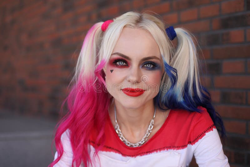 Descubre el impresionante maquillaje real de Harley Quinn: ¡un look que te sorprenderá!