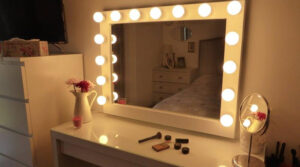 Consigue un maquillaje impecable con nuestro espejo con luces de maquillaje.