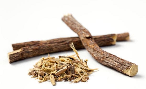 Extracto de raíz de regaliz: cuidado facial en el embarazo