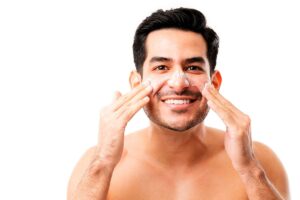 La rutina de cuidado nocturno para hombres: secretos para una piel saludable y radiante