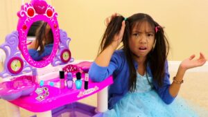 ¡Diviértete y crea looks increíbles con nuestro juego de maquillaje para niñas!