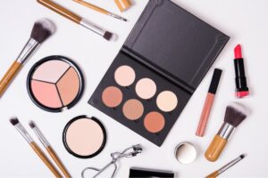 Consigue tu kit de maquillaje natural y resalta tu Belleza de forma saludable