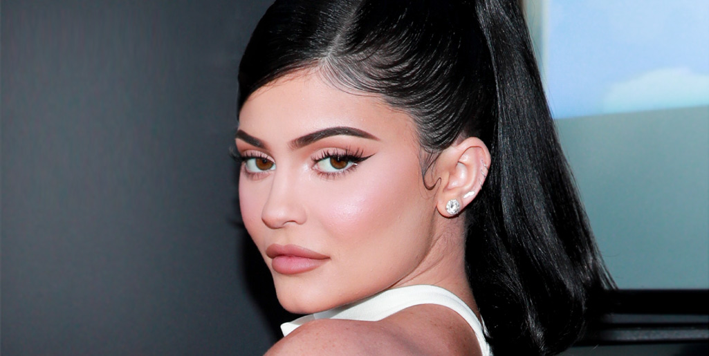Descubre los secretos del maquillaje de Kylie Jenner y luce como una estrella