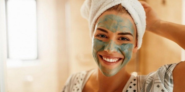La mejor rutina de cuidado facial con productos de farmacia