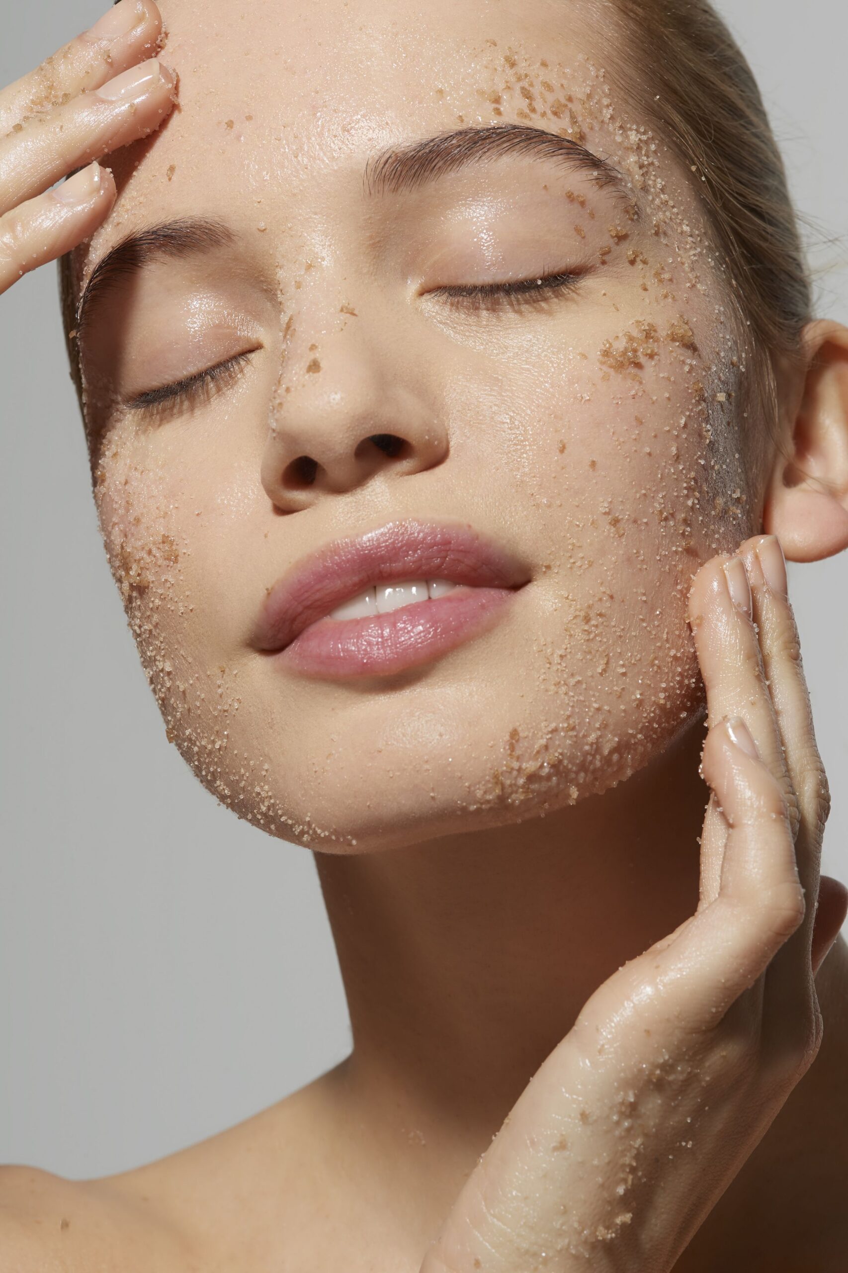La mejor rutina de cuidado facial para piel propensa al acné