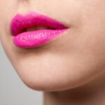 Descubre los secretos del maquillaje para labios: colores intensos y duraderos