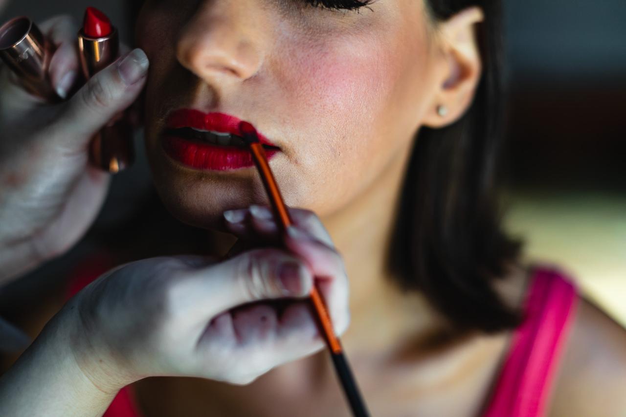 Descubre el arte del maquillaje labial: colores y texturas para crear looks únicos.