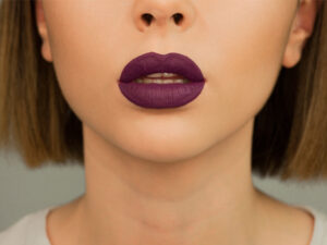 Descubre los increíbles labiales mate de MAC para un maquillaje perfecto.