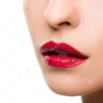 Descubre el impacto del labial rojo de MAC: seducción y estilo al instante
