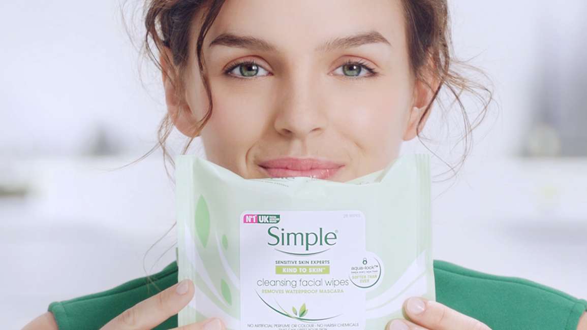 Logra una piel radiante con Simple Skincare Target