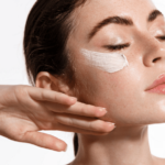 Logra una piel radiante: pasos de skincare para piel grasa