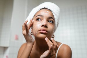 Logra una piel radiante: sigue estos pasos de skincare