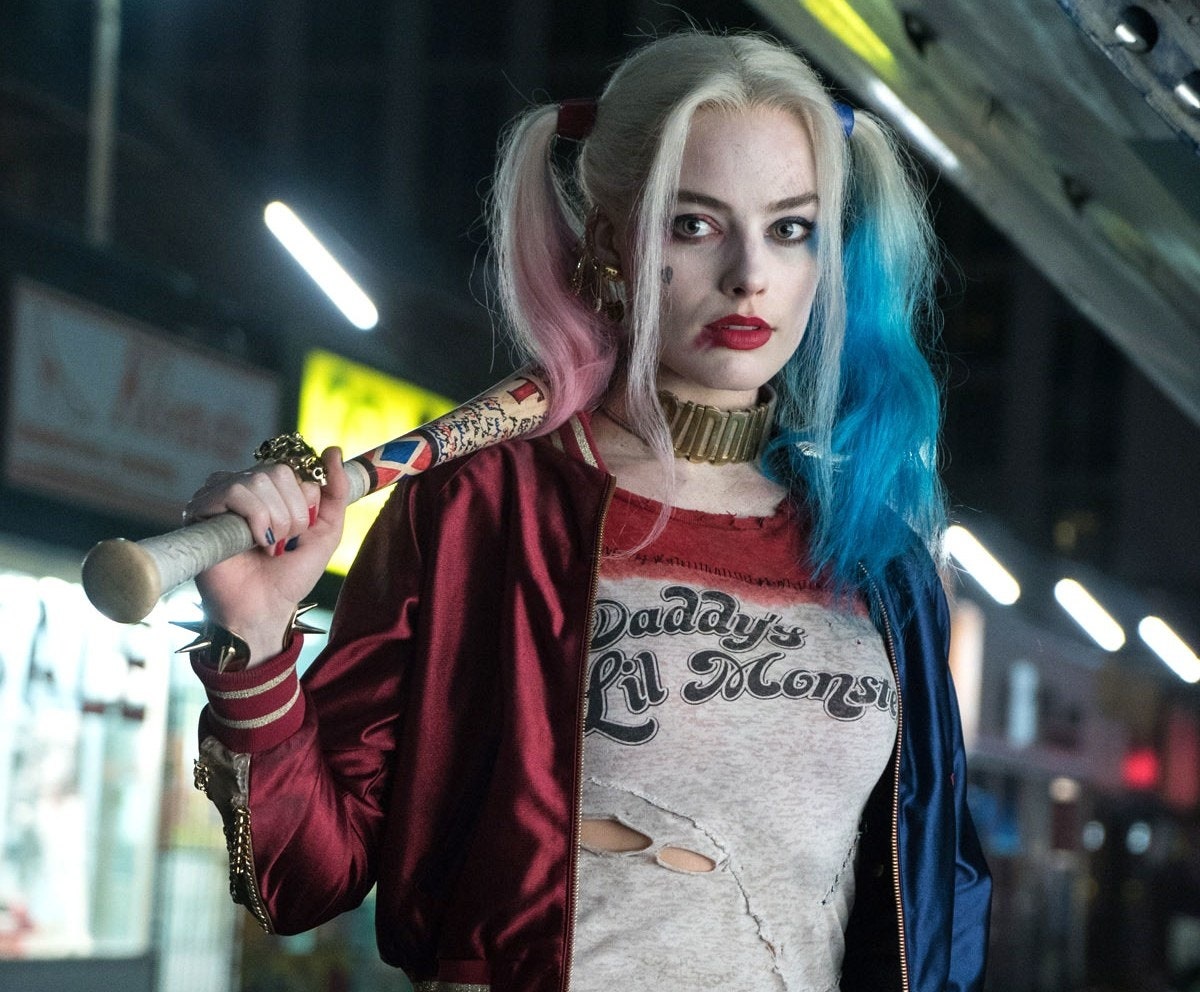 Obtén un look de Harley Quinn con nuestro maquillaje de alta calidad. ¡Diviértete y destaca en tus fiestas! Perfecto para fans de DC Comics.