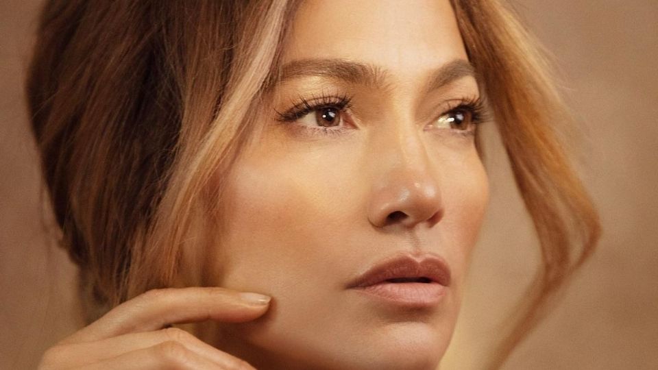 Los secretos de la piel radiante de JLo en 5 pasos de cuidado facial