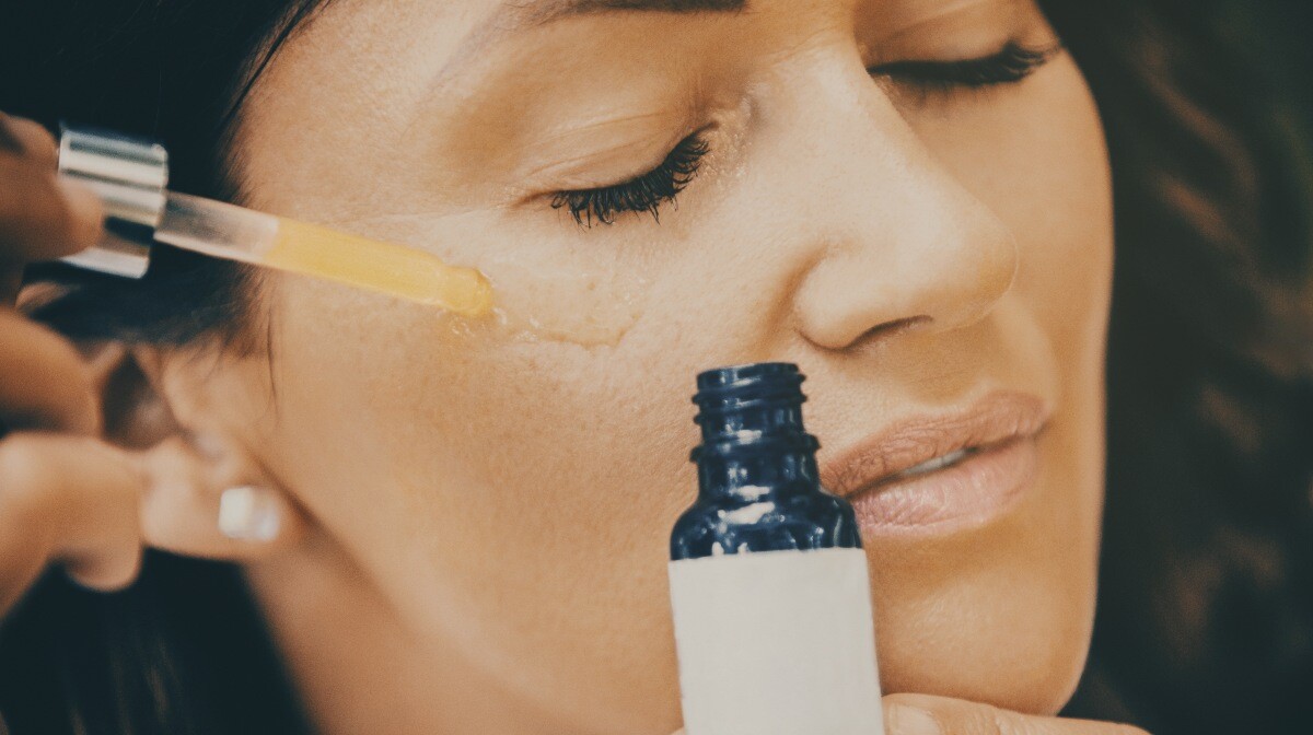 Luce una piel radiante con L de L Cosmetics Retinol