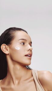 Lucir una piel radiante nunca fue tan económico: skincare low cost