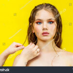 Descubre la lista de maquillaje para lucir como una baddie
